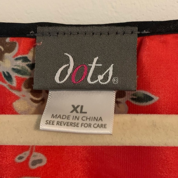 Gorgeous Red Top with Printed Design - Picture 2 of 5